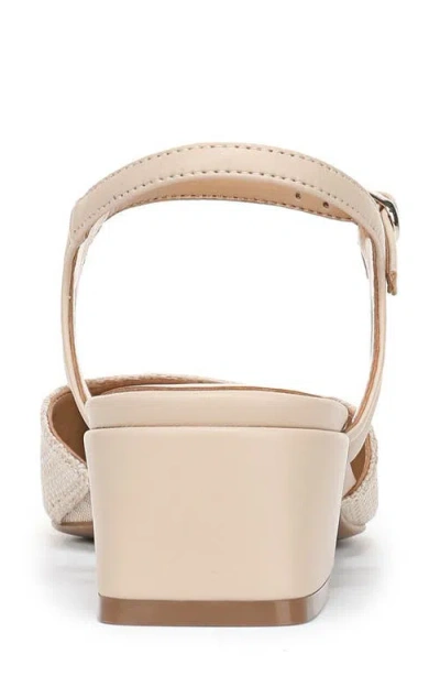 Naturalizer Hattie Pump In Neutral