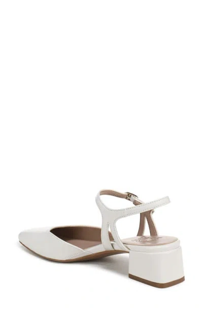 Naturalizer Hattie Pump In White