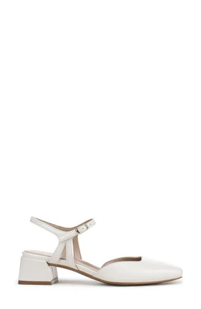 Naturalizer Hattie Pump In White