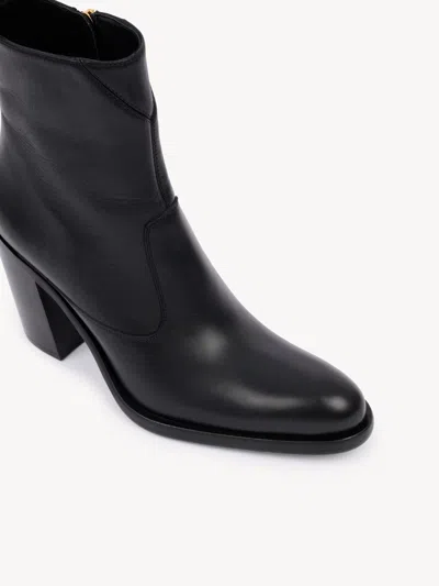 Chloé Phoenix Ankle Boots In Black