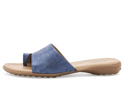 Vaneli Tallis In Blue