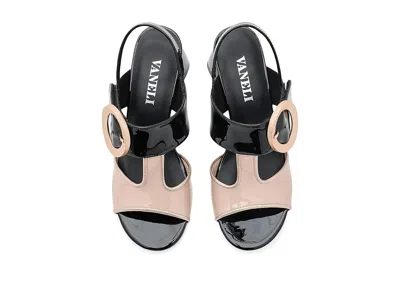 Vaneli Valcia In Black