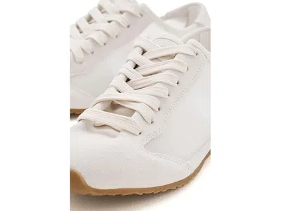 J/slides Paz In White