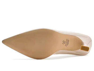 Stuart Weitzman Vinnie 85 Pumps In White