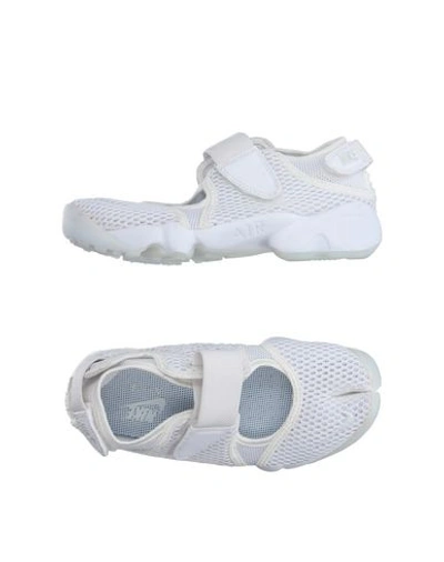Shop Nike Sneakers In ホワイト
