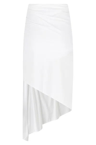 Amazuìn Emma In White