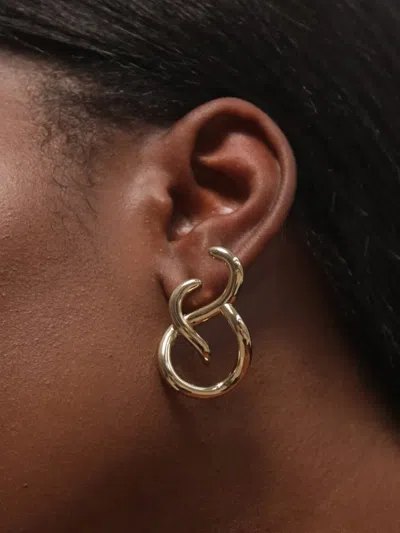 Yoj X 샬롯 아우라 루프 이어링 In White