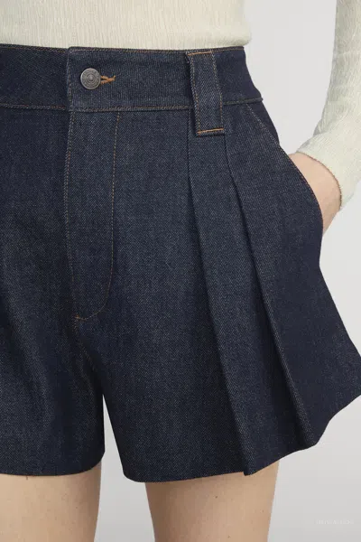Frame The Structural Pleated Denim Shorts In Blue