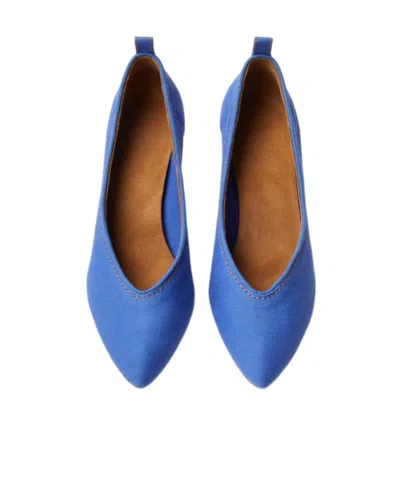 Versace Chic Medium Heeled Pointed Toe Pumps In Blue