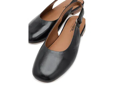 Softwalk Katy Flat In Black