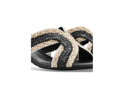 Vaneli Cyndia In Black