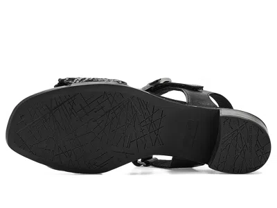 Munro Leeland In Black