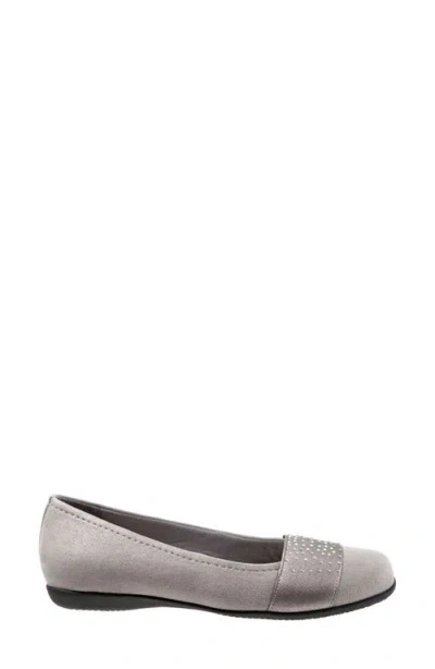 Trotters Samantha Flat In Multi