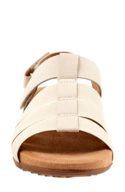 Softwalk Burnaby Sandal In White