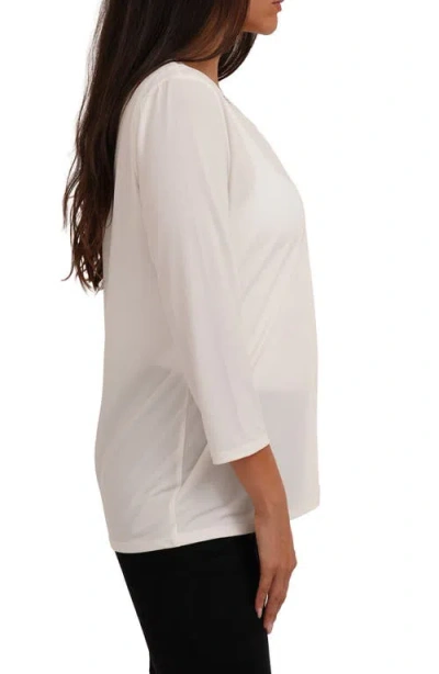 Sunny Leigh Solid V-neck Top In White