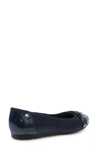 Anne Klein Akable Flat In Multi