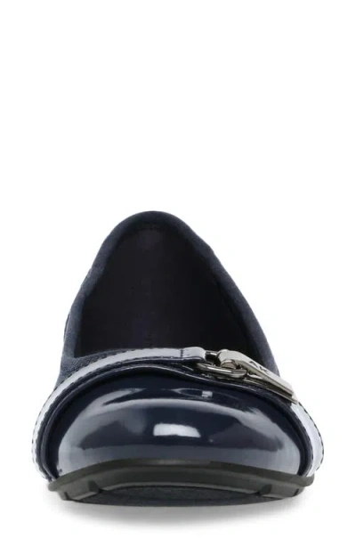 Anne Klein Akable Flat In Multi
