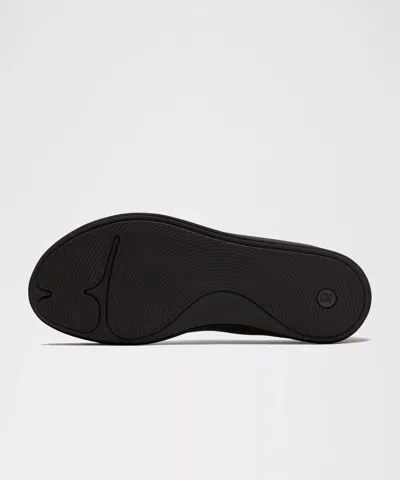 Lululemon Flat Mate In Black