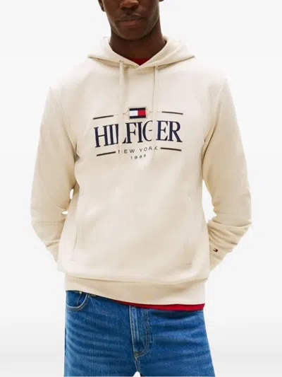 Tommy Hilfiger Logo-print Hoodie In Neutral