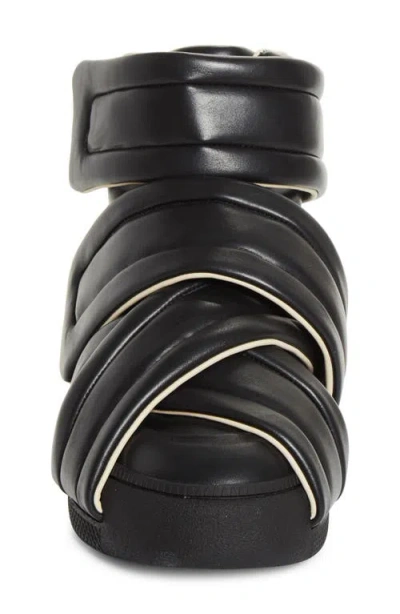 Maison Margiela Future Show Sneaker In Black