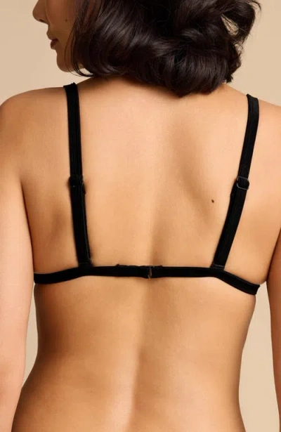 Pepper Triangle Bikini Top In Black