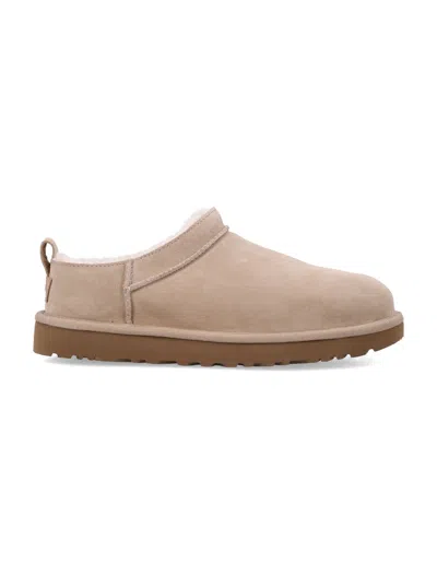 Ugg Short Suede Ankle Boots With Shearling Lining And Pull Tab