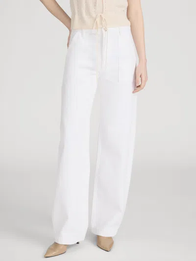 Frame The Bow Cargo In White