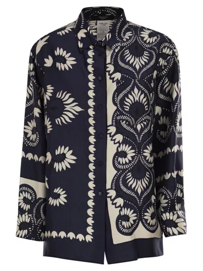 Weekend Max Mara Weekend Maxmara Wkdlastra Printed Silk Patchwork Shirt In Blue