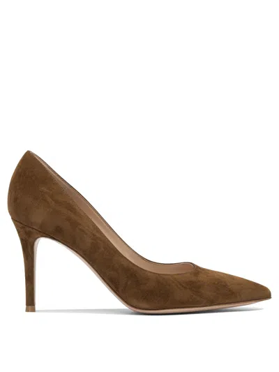 Gianvito Rossi Brown Solid Pointed Toe Pumps In Brown