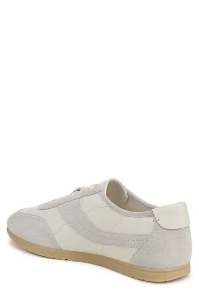 Vince La Runner Sneaker In White