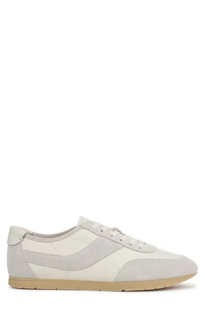 Vince La Runner Sneaker In White