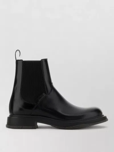 Gucci Black Solid Chelsea Boots In Black