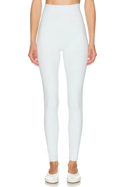 437 The Essentials Legging In White