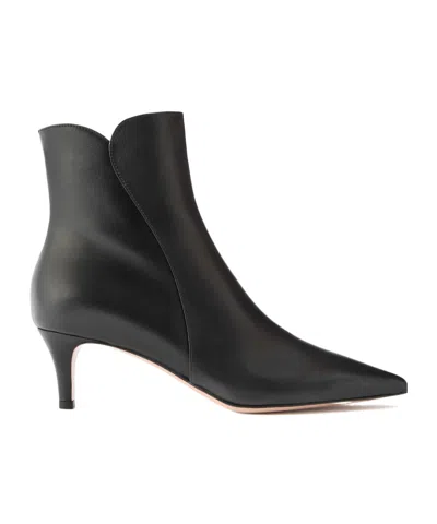 Gianvito Rossi Black Solid Pointed Toe Boots In Black