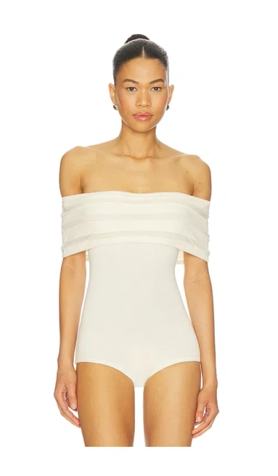 Isa Boulder Stacks Top In White