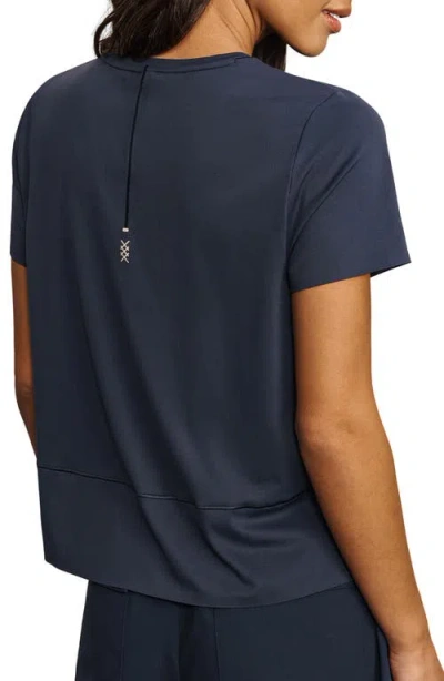 Rhone Serene Performance T-shirt In Blue