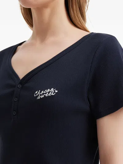 Chocoolate Button Ribbed T-shirt In Blue