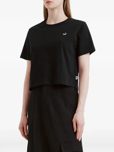Izzue Logo-detail T-shirt In Black