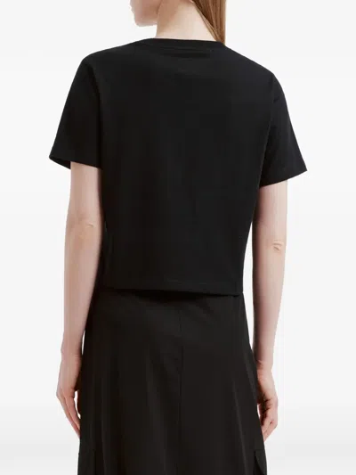 Izzue Logo-detail T-shirt In Black