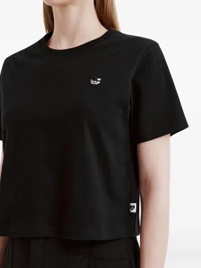 Izzue Logo-detail T-shirt In Black