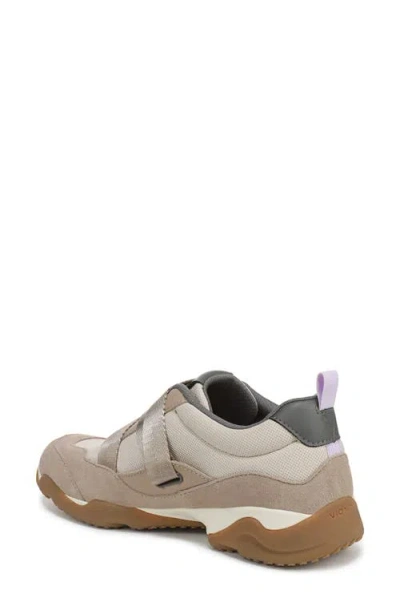 Vionic Walk Slim Gia Sneaker In Brown