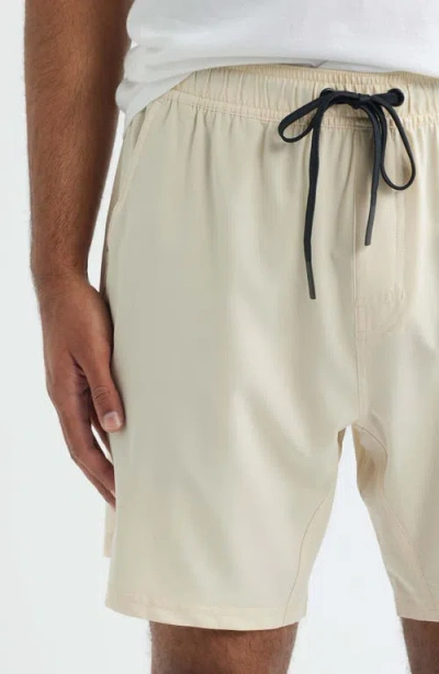 Santo Studio Tempo Tech Shorts In White