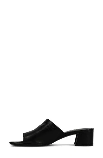 Vaneli Cruz Toe Loop Sandal In Black