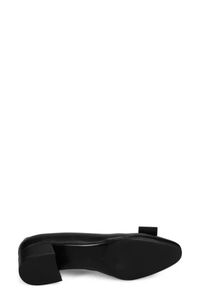 Vaneli Amiel Pump In Black