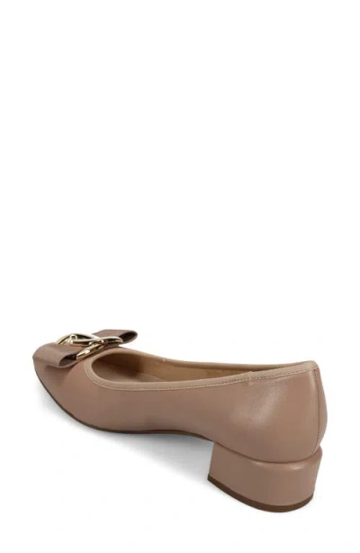 Vaneli Amiel Pump In Brown