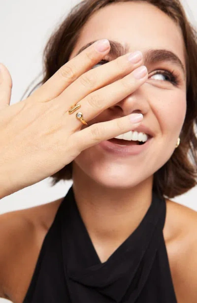 Unode50 Ring Of Metal Alloy Plated In Gold 18k With White Topaz