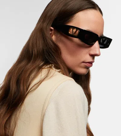 Valentino Vain Bold Vlogo Rectangular Sunglasses In Black