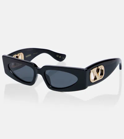 Valentino Vain Bold Vlogo Rectangular Sunglasses In Black
