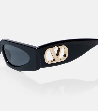 Valentino Vain Bold Vlogo Rectangular Sunglasses In Black