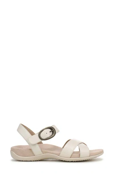 Vionic Ramsey Sandal In White